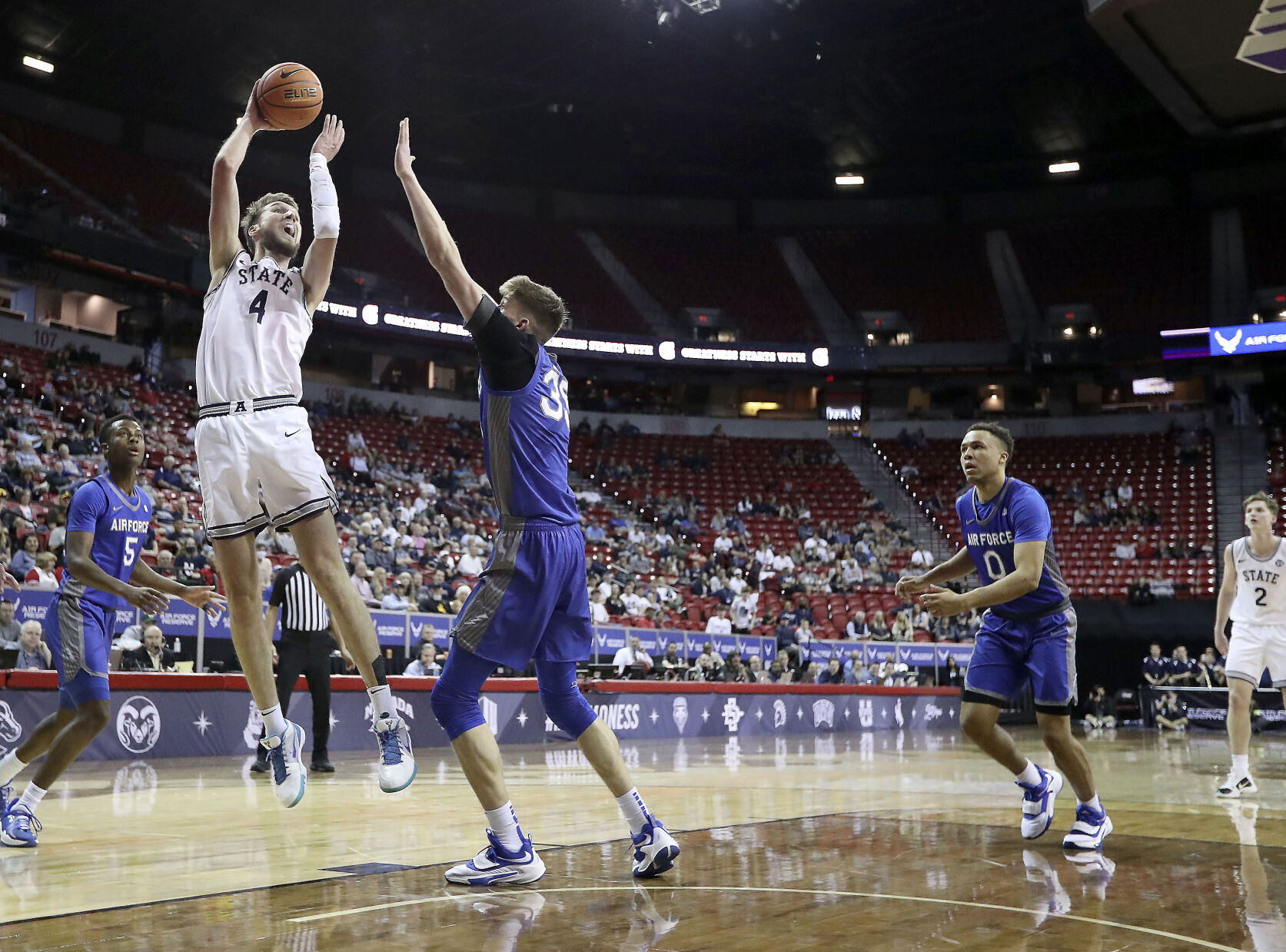 Five USU players reach double figures in win against AF